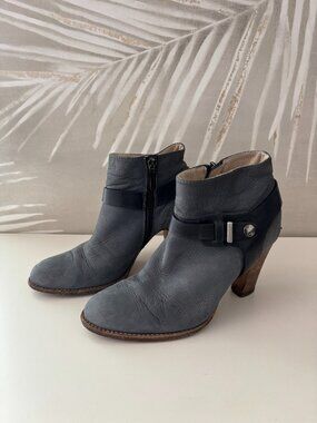 Aquatalia Slate Blue/Grey Weatherproof Leather Ankle Boots Stacked Heel Size 6.5